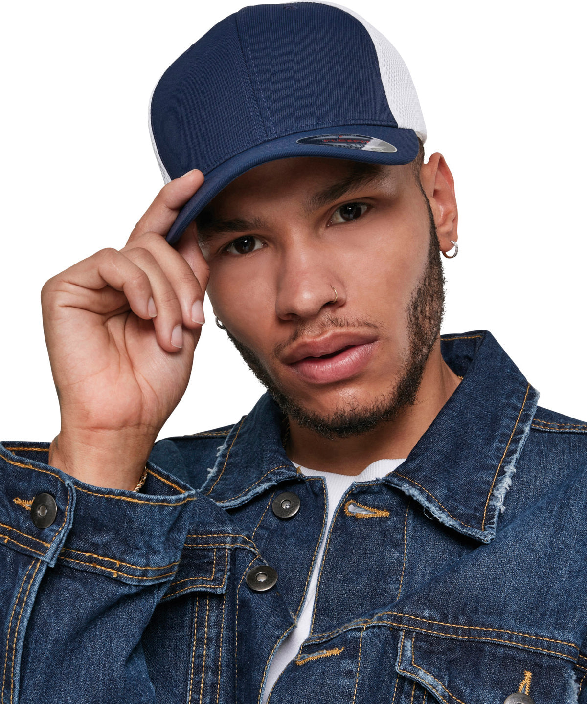Flexfit by Yupoong Flexfit ultra-fibre and airmesh 2-tone in Navy/White, lifestyle photo