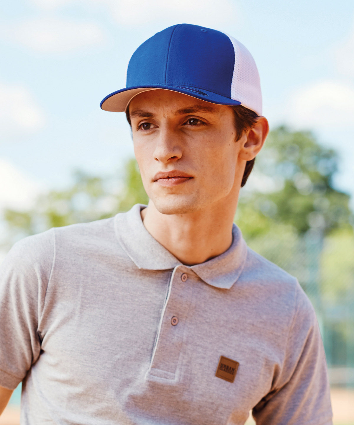 Flexfit by Yupoong Flexfit trucker mesh 2-tone, lifestyle photo