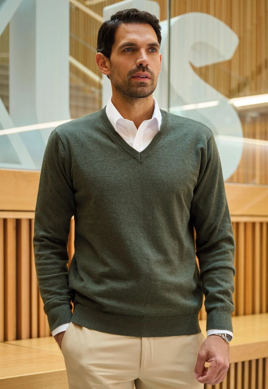 Brook Taverner Berlin V-Neck Jumper in Moss, image 8