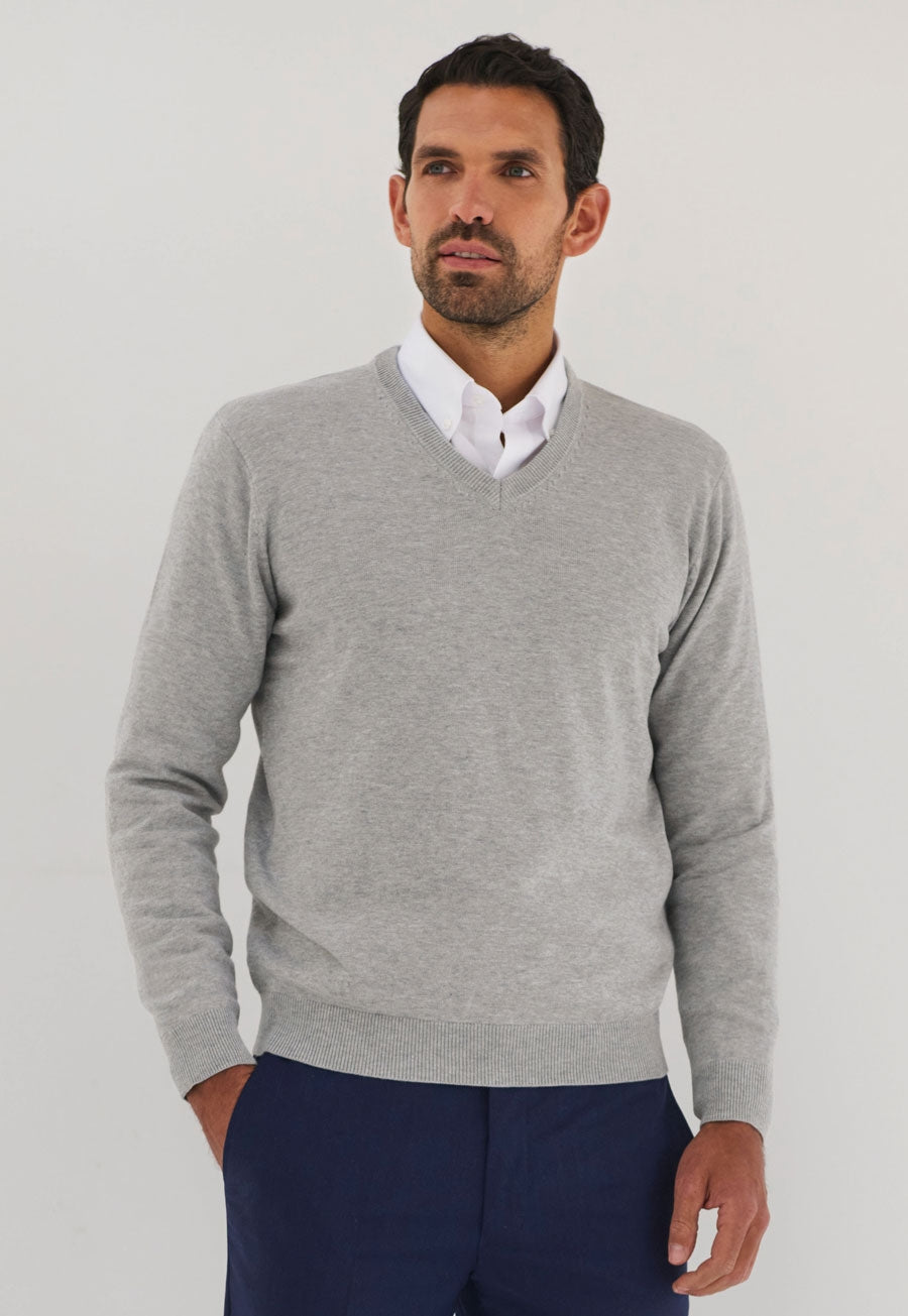 Brook Taverner Boston V-neck Jumper in Silver, image 6