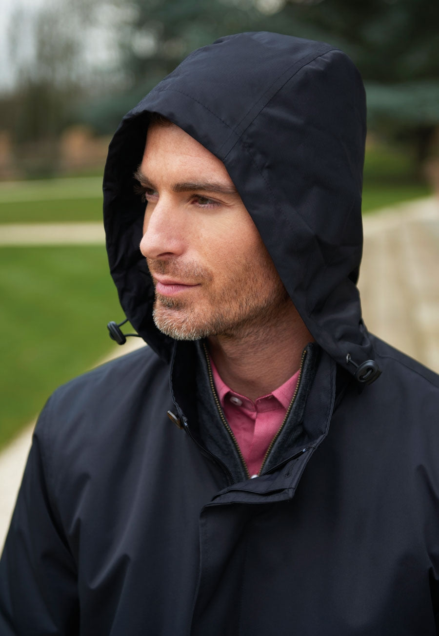 Brook Taverner Chicago Raincoat in Black, image 5