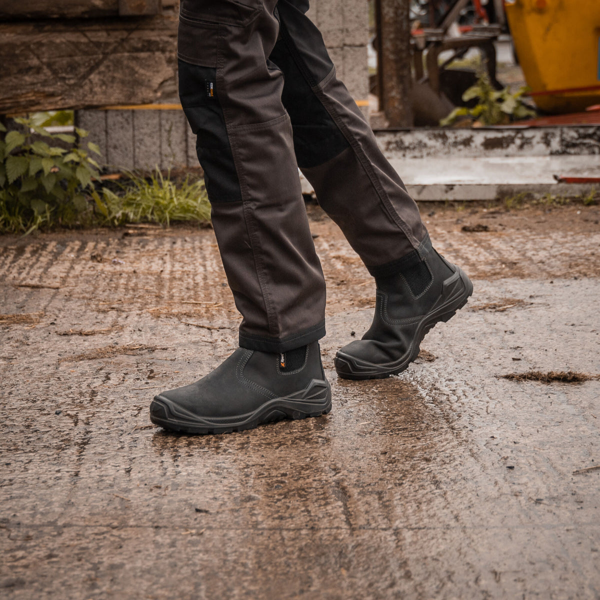 Xpert Defiant S3 Safety Dealer Boot Black, front view
