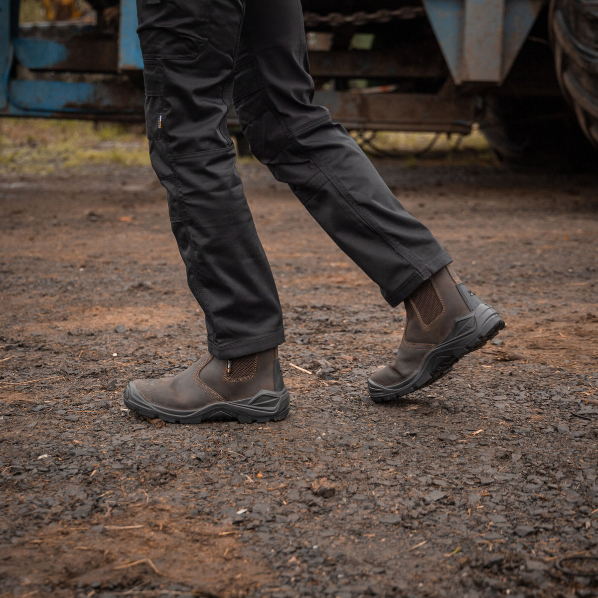 Xpert Defiant S3 Safety Dealer Boot Brown, front view