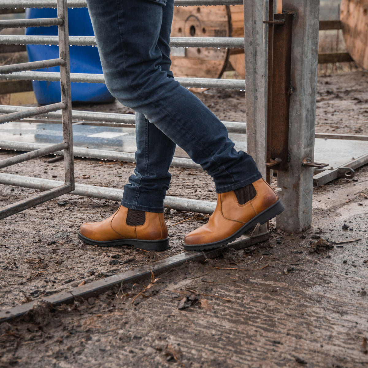Xpert Heritage Saddler Dealer Boot Burnished Tan, front view