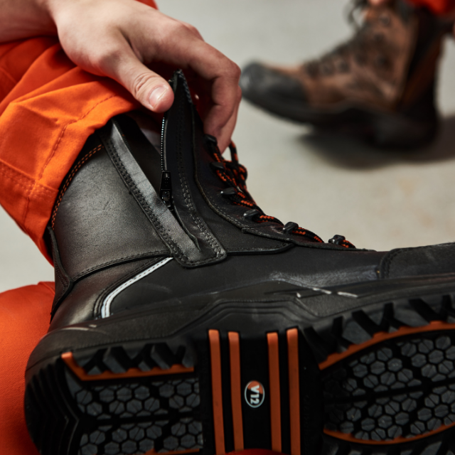 V12 Defiant IGS E1300.01 S3L SR HRO safety boot in Black – 3